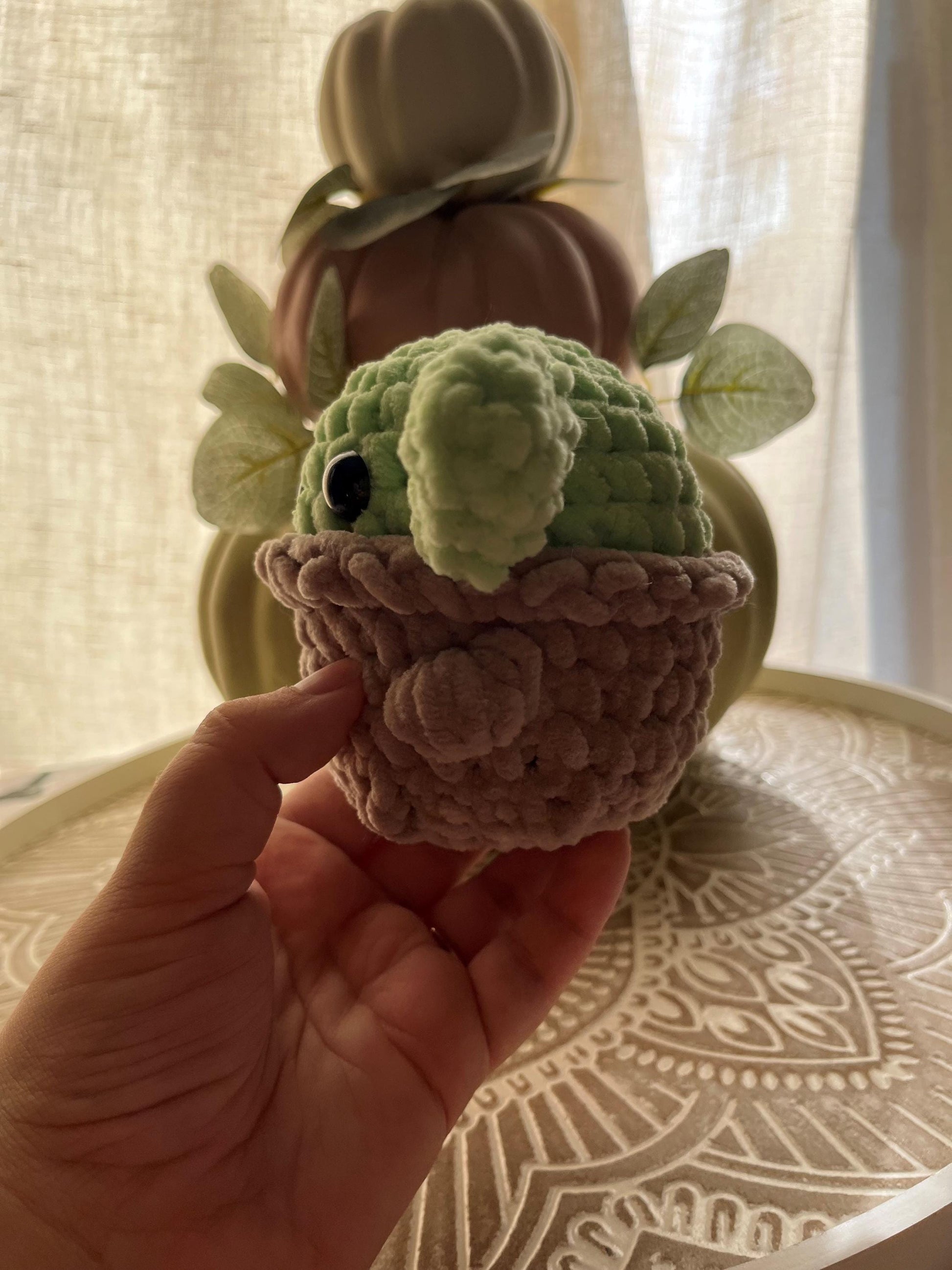 Baby Green Alien - Adorable Amigurumi Figure, Perfect Gift for Star Wars Fans, Handmade Crocheted